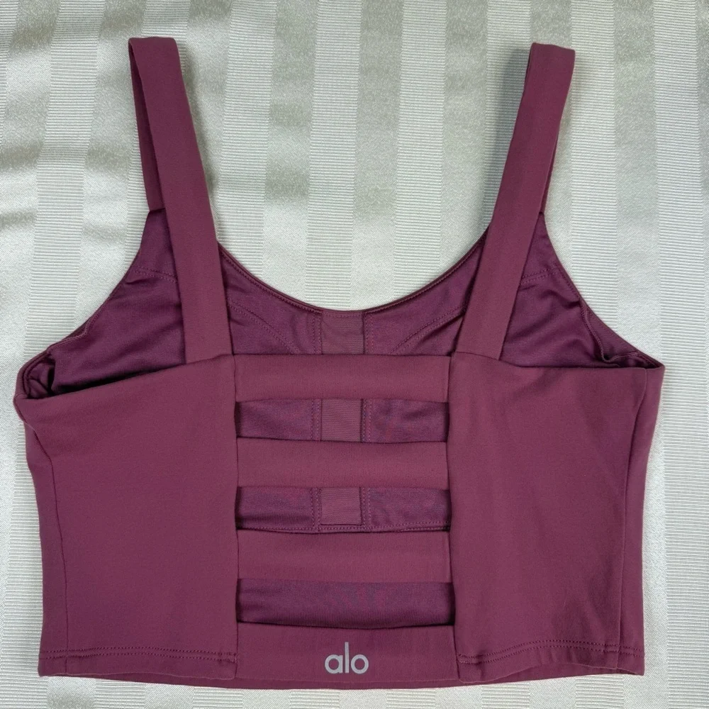 ALO Yoga Fortify Sports Bra Tank - Size Small in Dragonfruit.  Without Pads